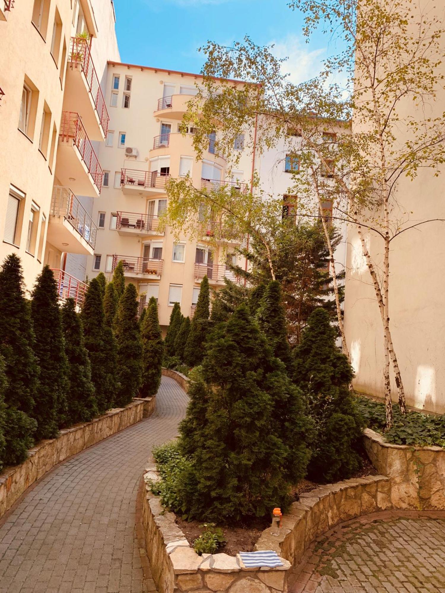 Peony Kaldy Apartman Free Garage Under The House Budapest Exterior photo